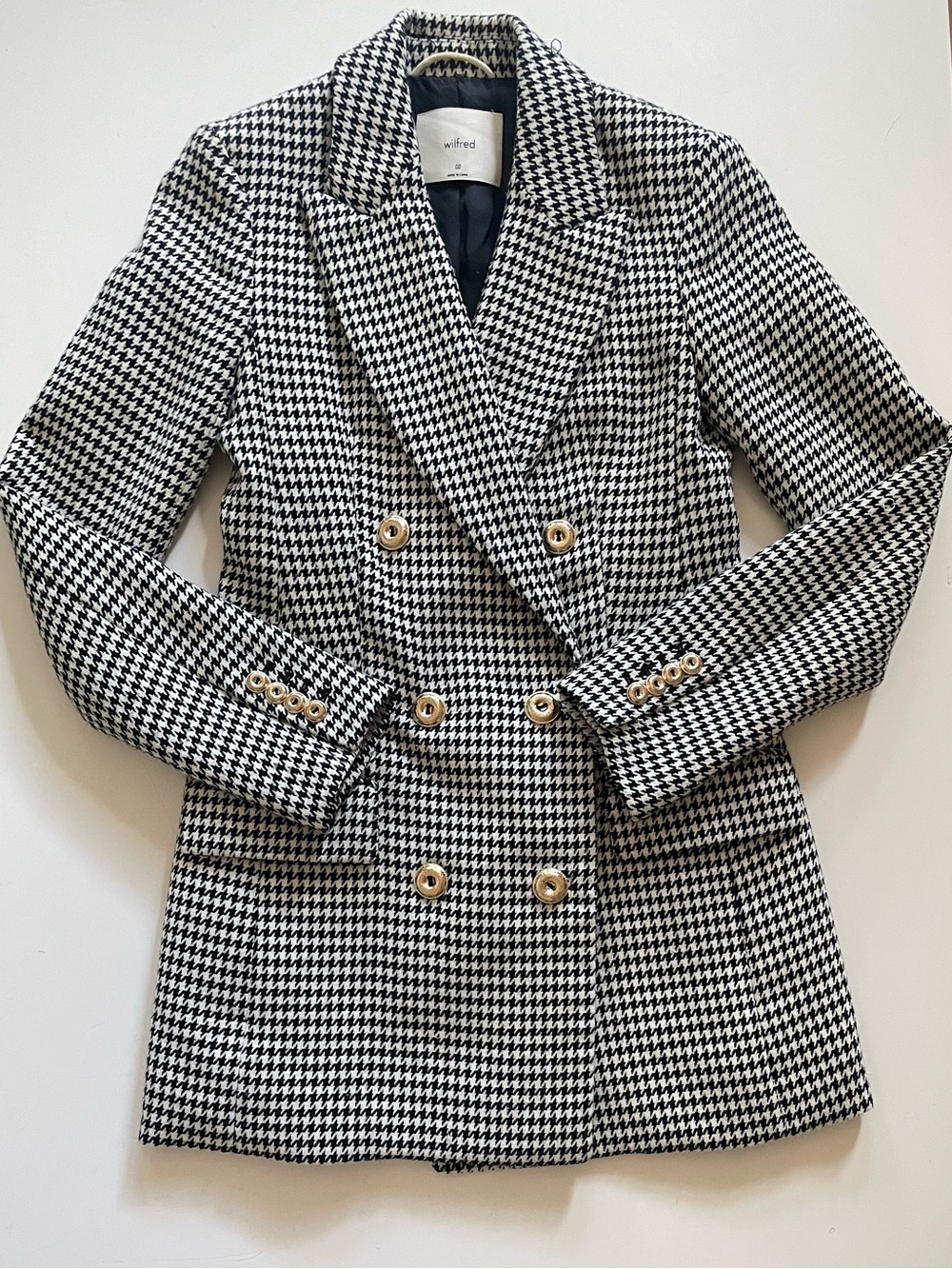 Aritzia Wilfred Black & White Houndstooth Double-Breasted Blazer